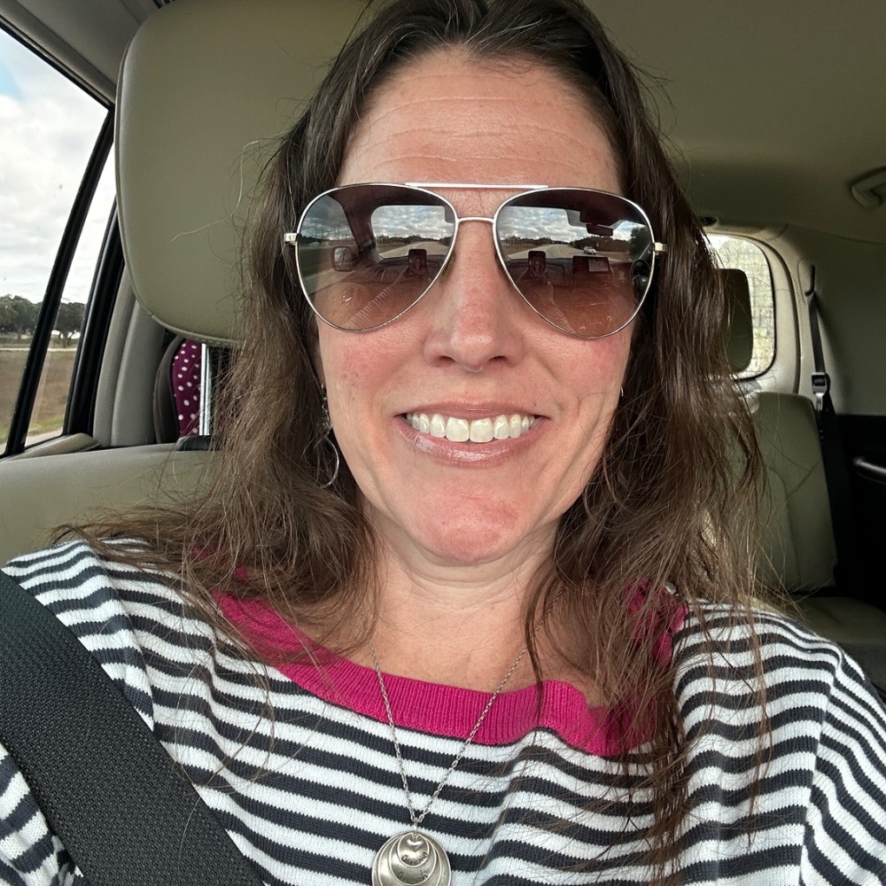 Meet your Posher, Kelli